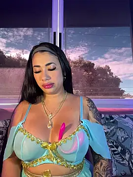 kiim taaylor online show from October 24, 2025, 1:10 pm