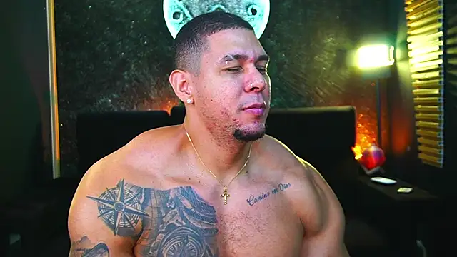 MassimoWalton2 online show from March 20, 2025, 1:48 pm