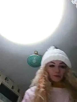 SweetLeila40 online show from January 18, 2026, 6:00 pm