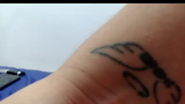 evaleribigtits18 online show from November 9, 2025, 7:51 pm