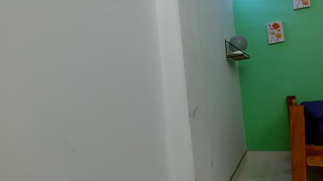 evaleribigtits18 online show from May 31, 2026, 1:00 am