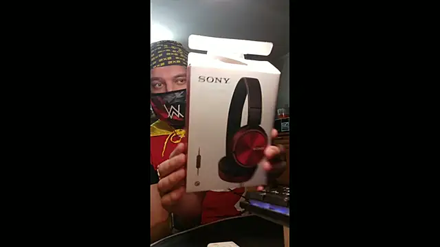 BISEXGOOD777 online show from February 26, 2026, 7:25 pm