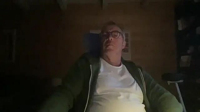 Snapshot of lelohop chatting on October 17, 2025, 6:28 am lelohop online show from October 17, 2025, 6:28 am