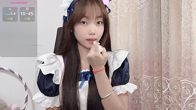 Lvy--v online show from October 29, 2025, 11:03 pm