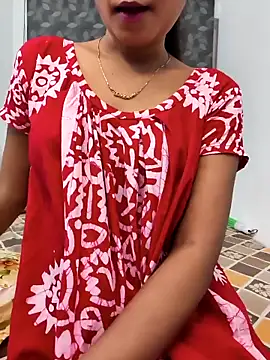 yhona darling online show from May 13, 2026, 2:13 pm