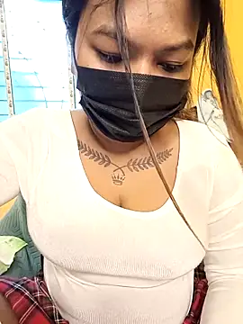 Hot Urvi online show from May 7, 2026, 3:44 am