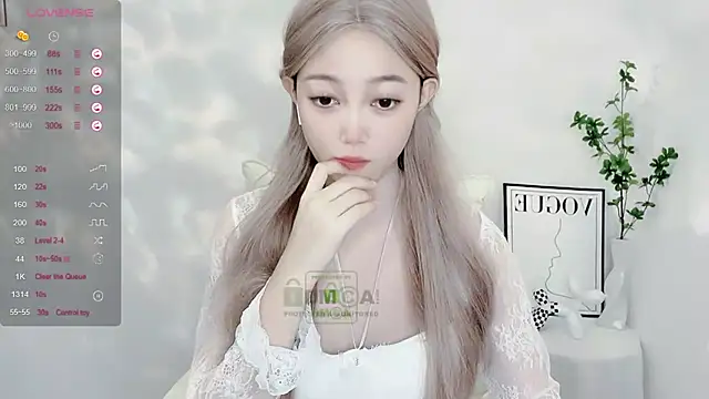 Happy-Minnie online show from December 6, 2024, 11:52 pm