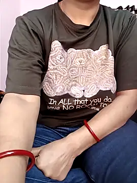 Snapshot of MUMTAJ-1 chatting on November 22, 2025, 1:37 am MUMTAJ-1 online show from November 22, 2025, 1:37 am