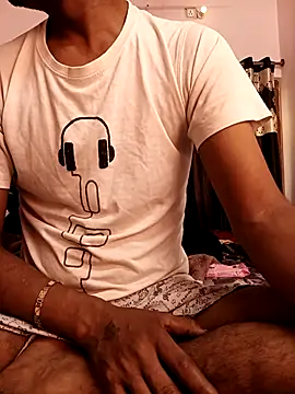 Snapshot of MUMTAJ-1 chatting on November 21, 2025, 1:37 am MUMTAJ-1 online show from November 21, 2025, 1:37 am