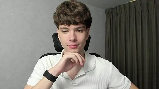 Snapshot of calvin_love_you chatting on March 1, 2026, 5:13 pm calvin love you online show from March 1, 2026, 5:13 pm