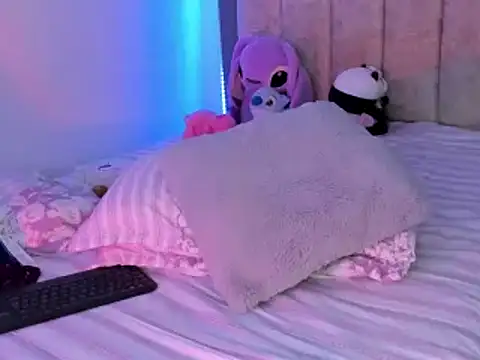 gatecharlotte  online show from March 29, 2026, 7:21 am