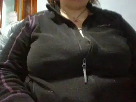 Snapshot of maria38xxx chatting on December 3, 2025, 3:00 pm maria38xxx online show from December 3, 2025, 3:00 pm