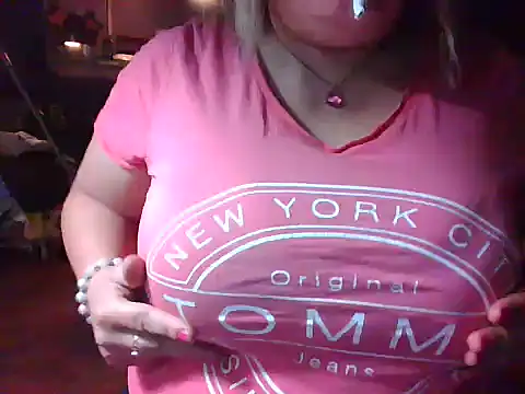 Snapshot of maria38xxx chatting on September 24, 2025, 6:47 pm maria38xxx online show from September 24, 2025, 6:47 pm