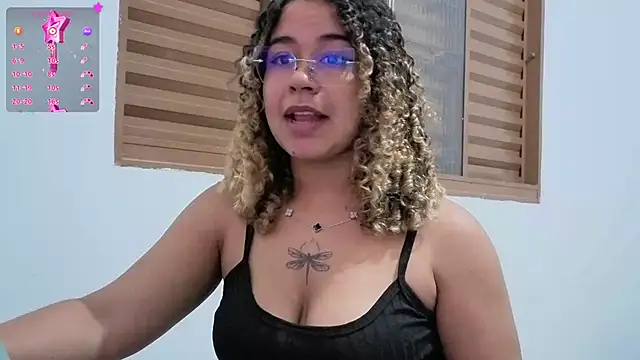 VitoriaFernandes online show from January 7, 2026, 11:54 pm