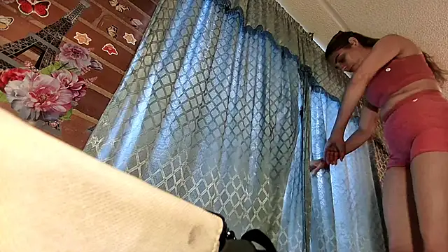 ValeriaLacrozee online show from October 1, 2025, 6:01 pm