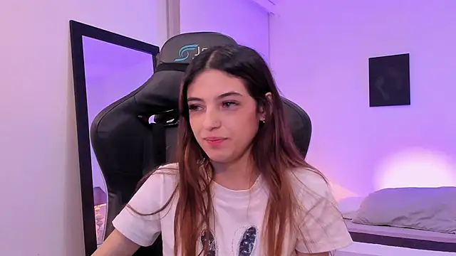 sofiarouge online show from November 11, 2025, 8:25 pm