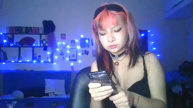Snapshot of JadeWeasel chatting on October 16, 2025, 10:07 pm JadeWeasel online show from October 16, 2025, 10:07 pm