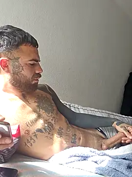 Snapshot of charlye_inkkkk chatting on February 3, 2026, 12:32 pm charlye inkkkk online show from February 3, 2026, 12:32 pm