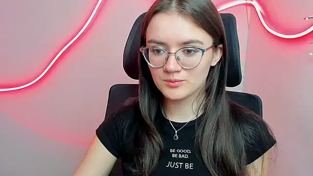 Josephine jo online show from March 22, 2025, 12:35 pm