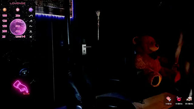 ZhoeStrong online show from March 7, 2025, 10:32 pm