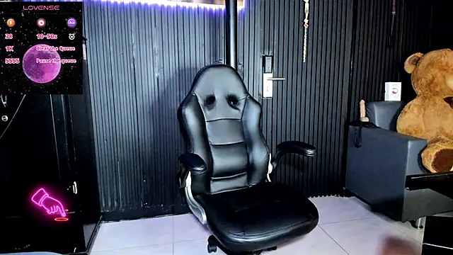 ZhoeStrong online show from March 10, 2025, 8:23 pm