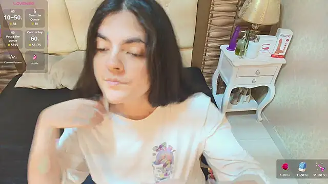 sofiaclauss online show from September 29, 2025, 7:41 pm