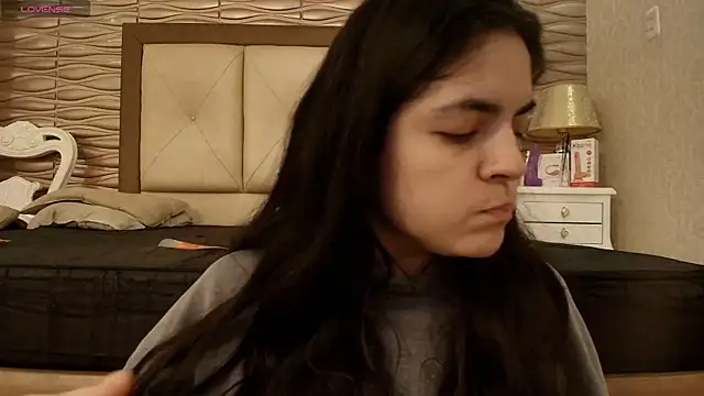 sofiaclauss online show from September 13, 2025, 7:47 pm