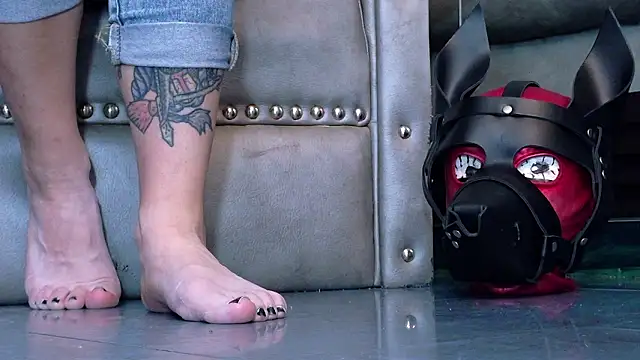 Snapshot of LusstCruella chatting on February 17, 2026, 3:20 pm LusstCruella online show from February 17, 2026, 3:20 pm