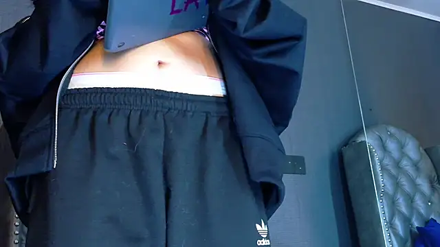 Snapshot of LusstCruella chatting on December 5, 2025, 6:06 pm LusstCruella online show from December 5, 2025, 6:06 pm