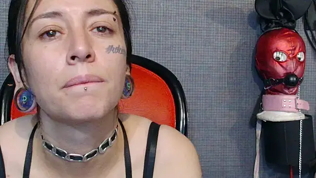 Snapshot of LusstCruella chatting on March 5, 2025, 2:23 pm LusstCruella online show from March 5, 2025, 2:23 pm