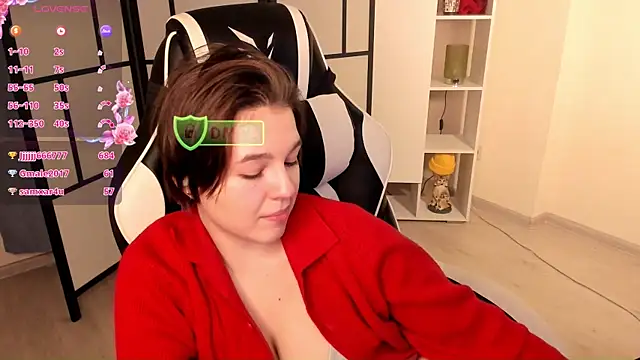 Snapshot of LynBrow chatting on January 21, 2025, 7:50 pm LynBrow online show from January 21, 2025, 7:50 pm