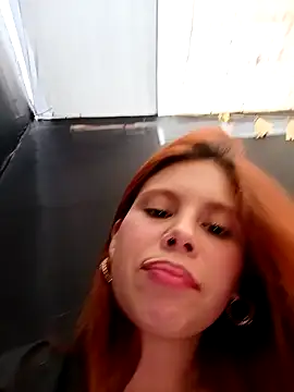 aurora sky11 online show from February 13, 2025, 9:38 pm