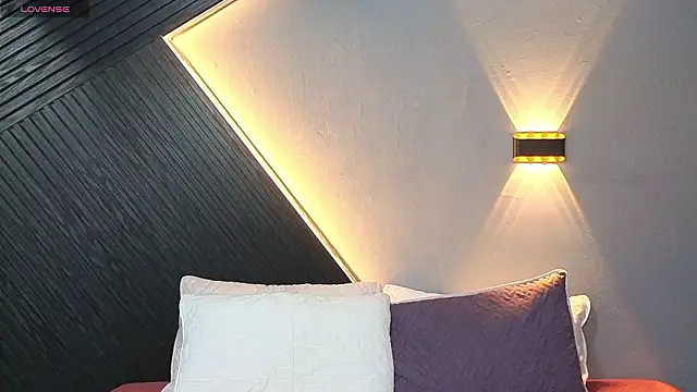 Laia and Aloby online show from March 5, 2026, 10:05 pm