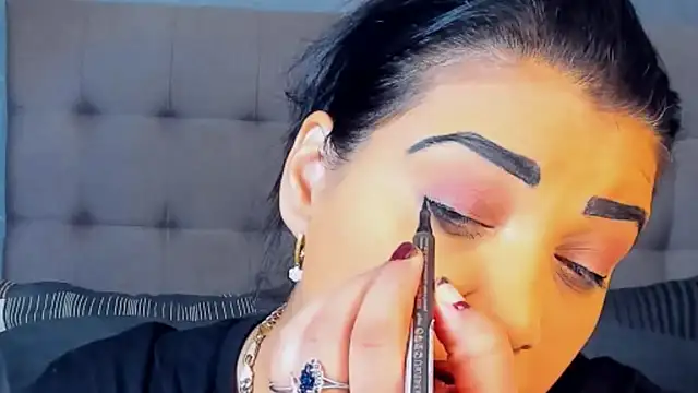 AmyCubes online show from October 29, 2025, 4:55 am