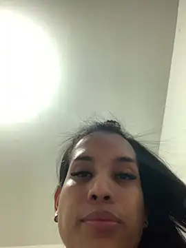 Snapshot of Emiily_Miller chatting on December 20, 2024, 1:58 am Emiily Miller online show from December 20, 2024, 1:58 am
