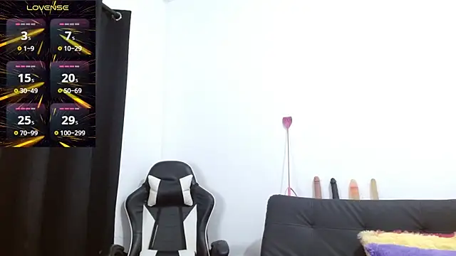 Kiara-Rider online show from October 8, 2025, 3:57 pm