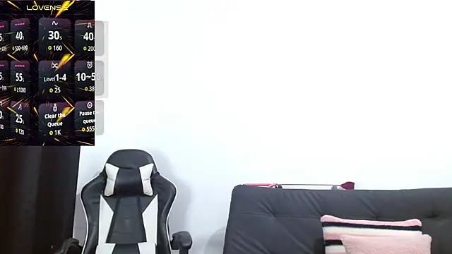 Kiara-Rider online show from October 1, 2025, 3:05 pm