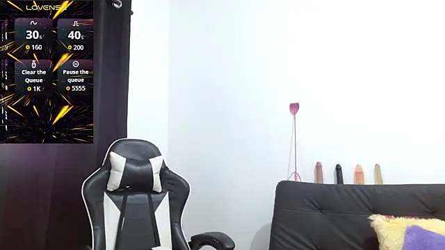 Kiara-Rider online show from October 25, 2025, 6:30 pm