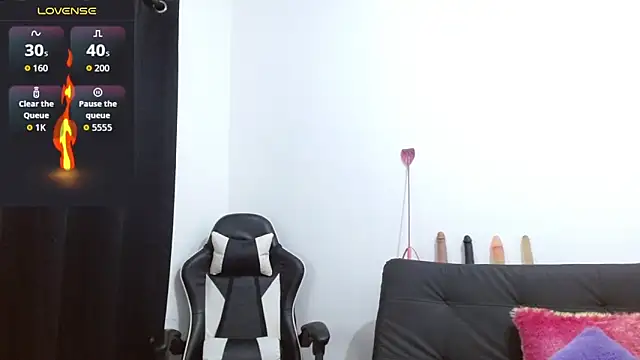 Kiara-Rider online show from November 15, 2025, 7:12 am