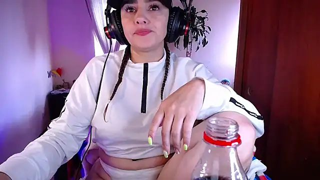 Lu perez online show from September 26, 2025, 9:32 pm