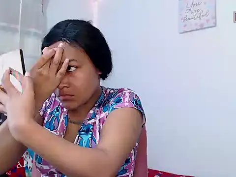 Snapshot of katty_ebonny chatting on October 21, 2025, 3:39 am katty ebonny online show from October 21, 2025, 3:39 am