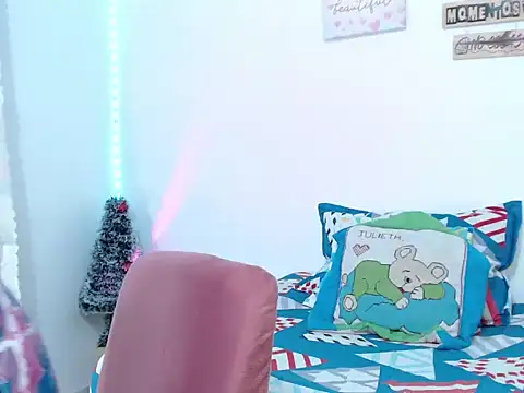 Snapshot of katty_ebonny chatting on December 3, 2025, 12:33 am katty ebonny online show from December 3, 2025, 12:33 am