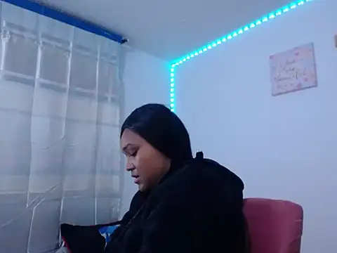Snapshot of katty_ebonny chatting on October 15, 2025, 3:16 am katty ebonny online show from October 15, 2025, 3:16 am