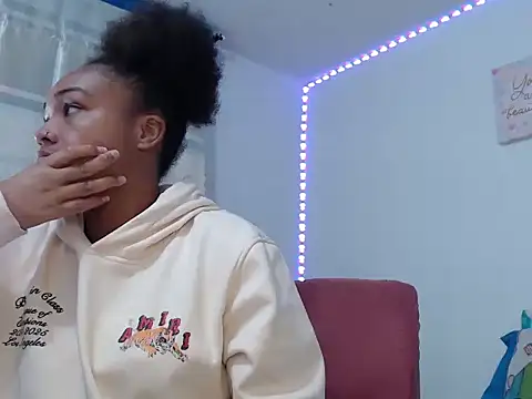 Snapshot of katty_ebonny chatting on November 19, 2025, 2:00 am katty ebonny online show from November 19, 2025, 2:00 am