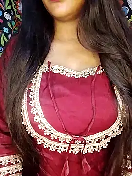 Snapshot of Sreya213 chatting on March 14, 2026, 6:25 pm Sreya213 online show from March 14, 2026, 6:25 pm