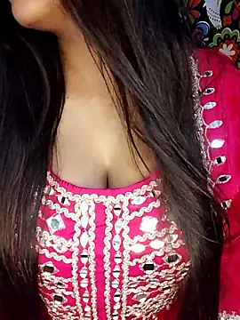 Snapshot of Sreya213 chatting on February 26, 2026, 5:57 pm Sreya213 online show from February 26, 2026, 5:57 pm