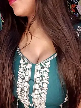 Snapshot of Sreya213 chatting on February 21, 2026, 7:16 pm Sreya213 online show from February 21, 2026, 7:16 pm