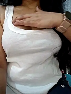 Rina777o online show from April 23, 2026, 5:47 pm