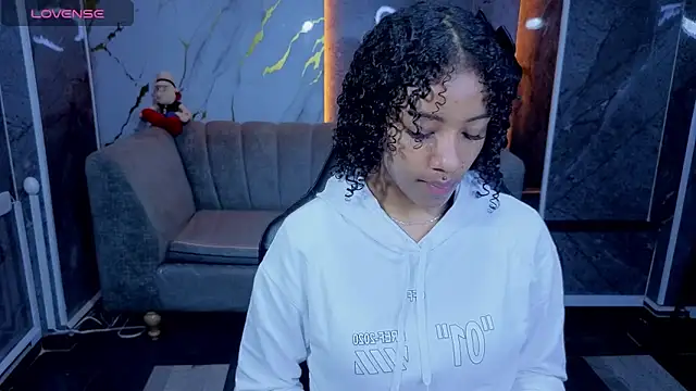 Violeth b online show from April 17, 2026, 12:52 pm