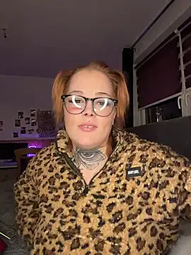 Snapshot of elina_may chatting on December 13, 2025, 9:10 pm elina may online show from December 13, 2025, 9:10 pm